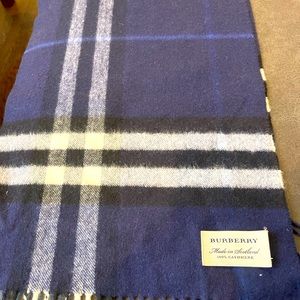 Navy blue Burberry scarf Cashmere size is 168x30 cm